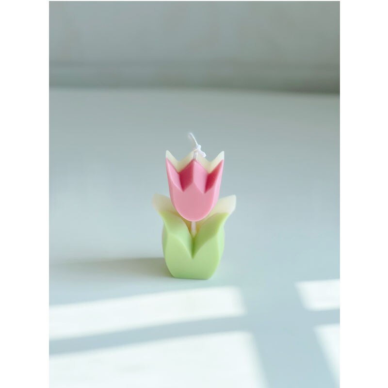 Tulip / Daisy Candle