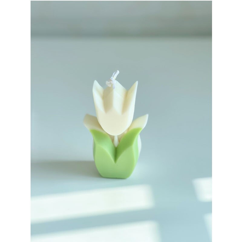 Tulip / Daisy Candle