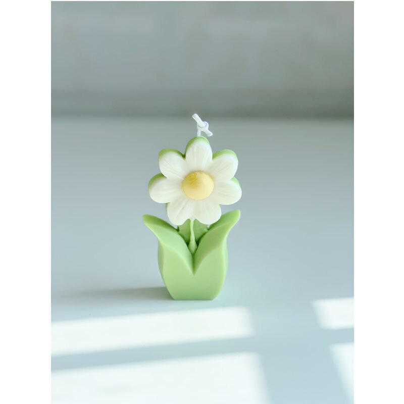 Tulip / Daisy Candle