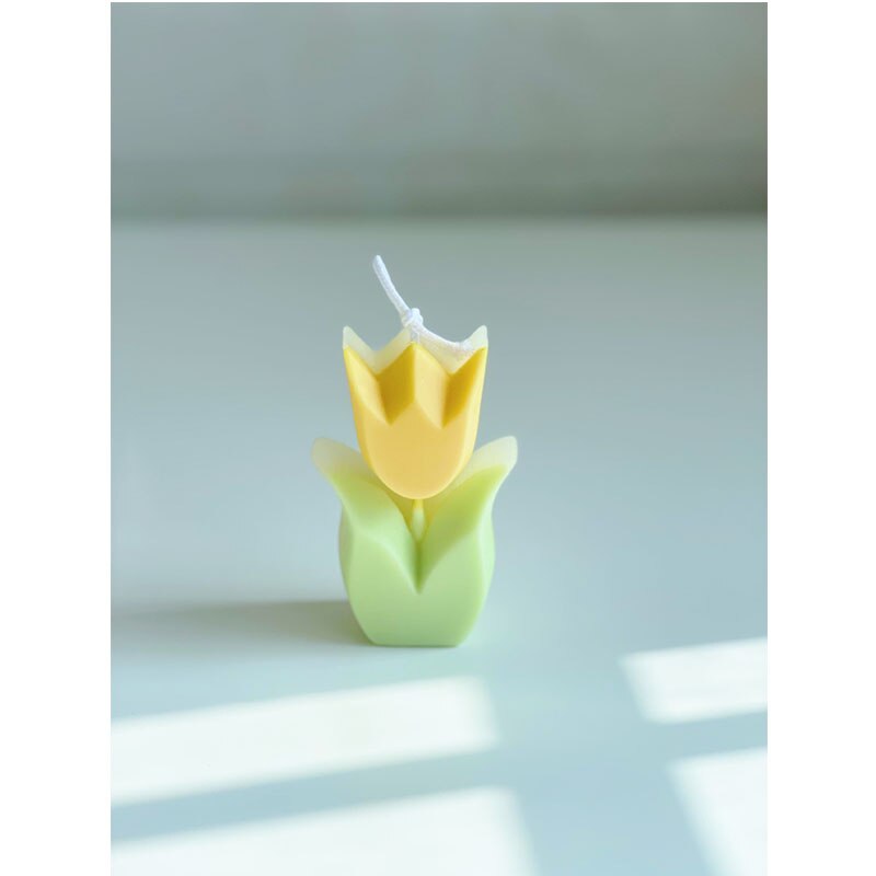 Tulip / Daisy Candle