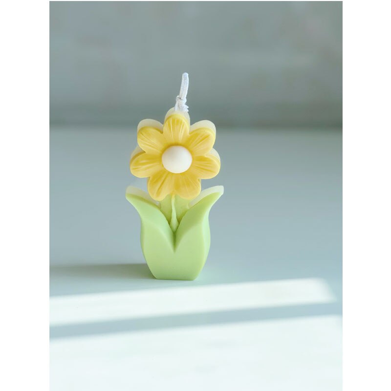 Tulip / Daisy Candle