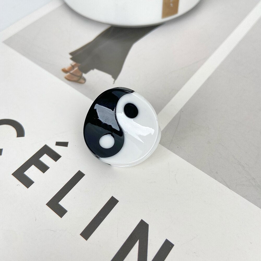 Yin-Yang Round Hair Clip