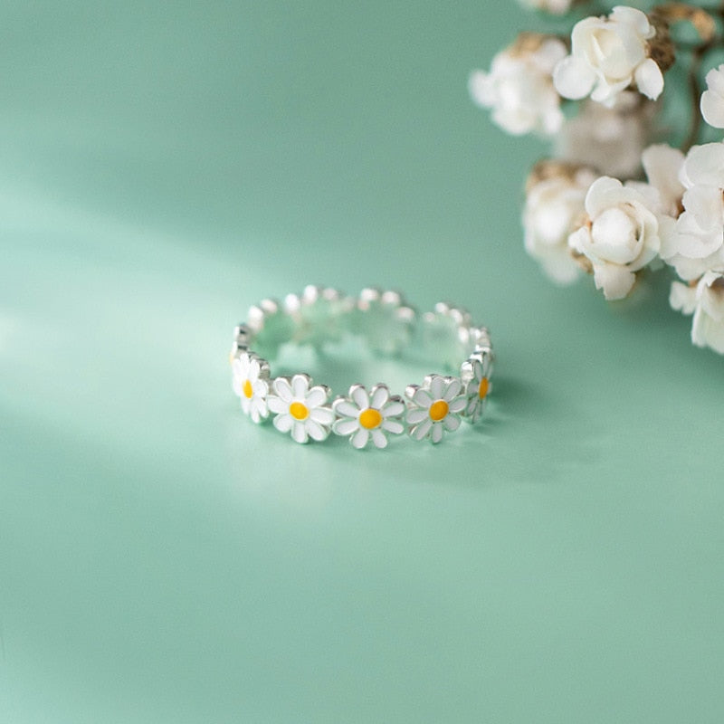 Enamel Daisy Chain Ring